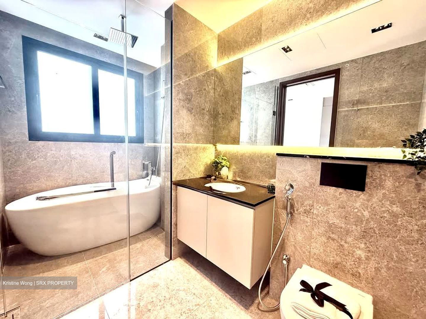 Joo Chiat Place (D15), Terrace #560091561